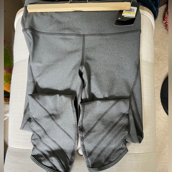 Grey Under Armour Compression High-Rise Ankle Leggings - Picture 4 of 5